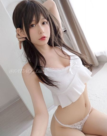 少妇和快递员在电梯做爰小说