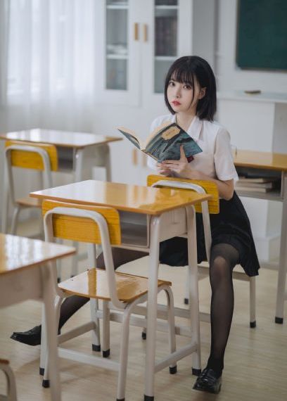 火热的邻居在线观看