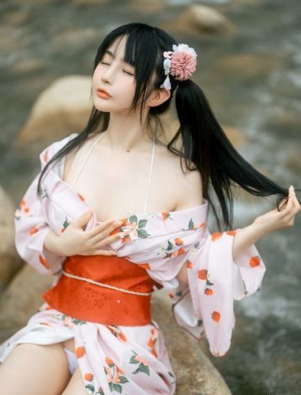 公交车扒开稚嫩挺进去j电影