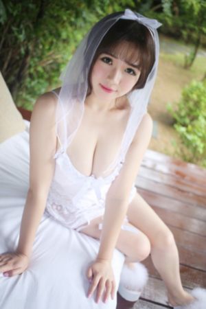 女人扒开双腿让男人桶