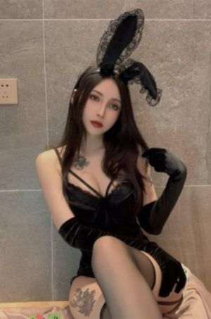 年轻漂亮的岳拇2