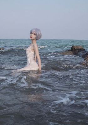 年轻女秘书的目的