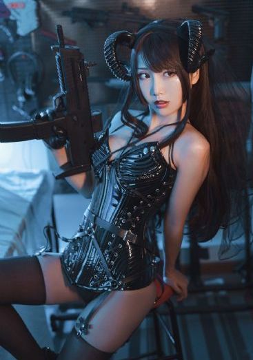 年轻的小妈妈